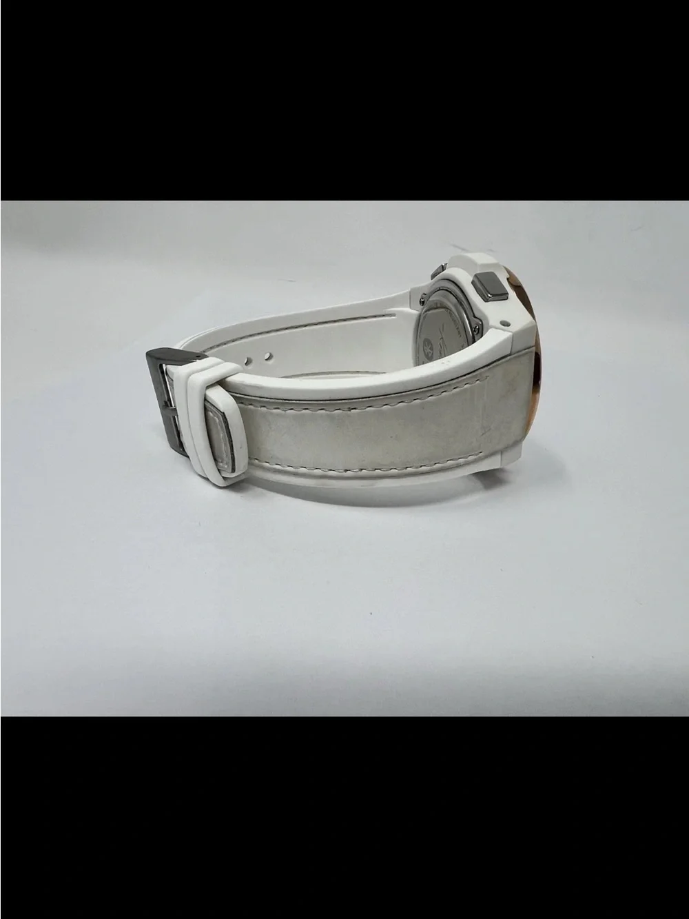 Kenneth Cole Men’s Watch G0827A Connect Smart Two Tone White Gold Silicone Band
